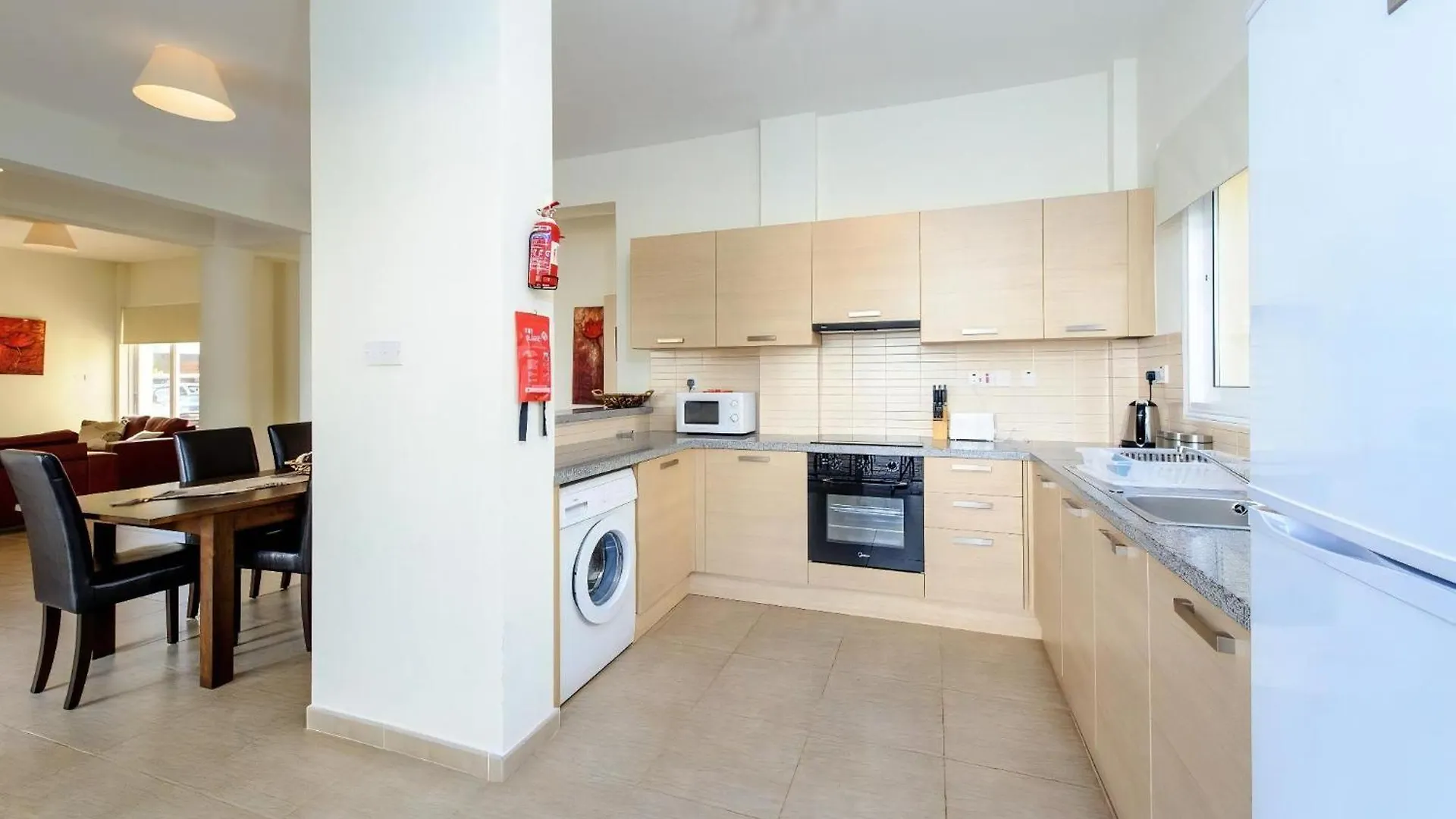 Villa Dafnis Helios - Lovely 3 Bedroom Protaras Villa With Pool - Close To Fig Tree Bay Beach Cyprus