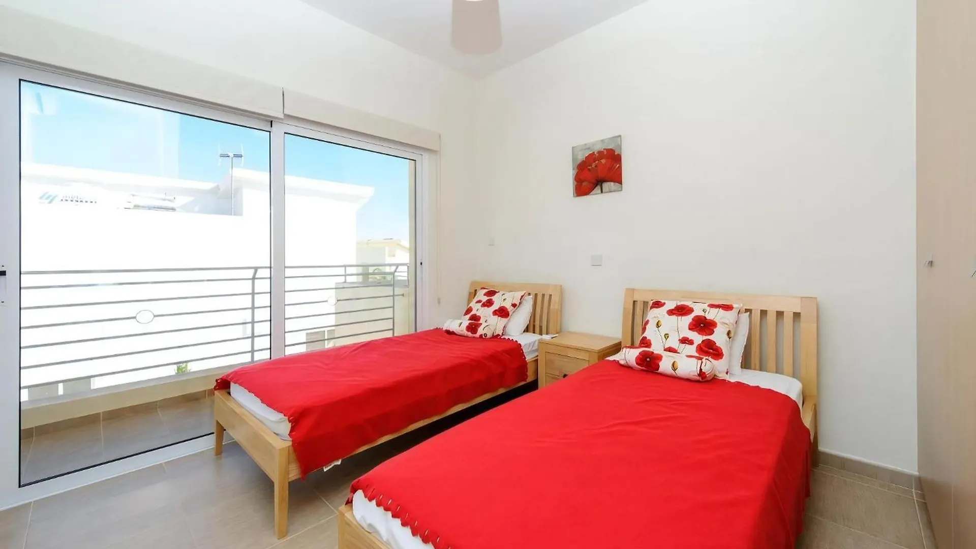 Villa Dafnis Helios - Lovely 3 Bedroom Protaras Villa With Pool - Close To Fig Tree Bay Beach