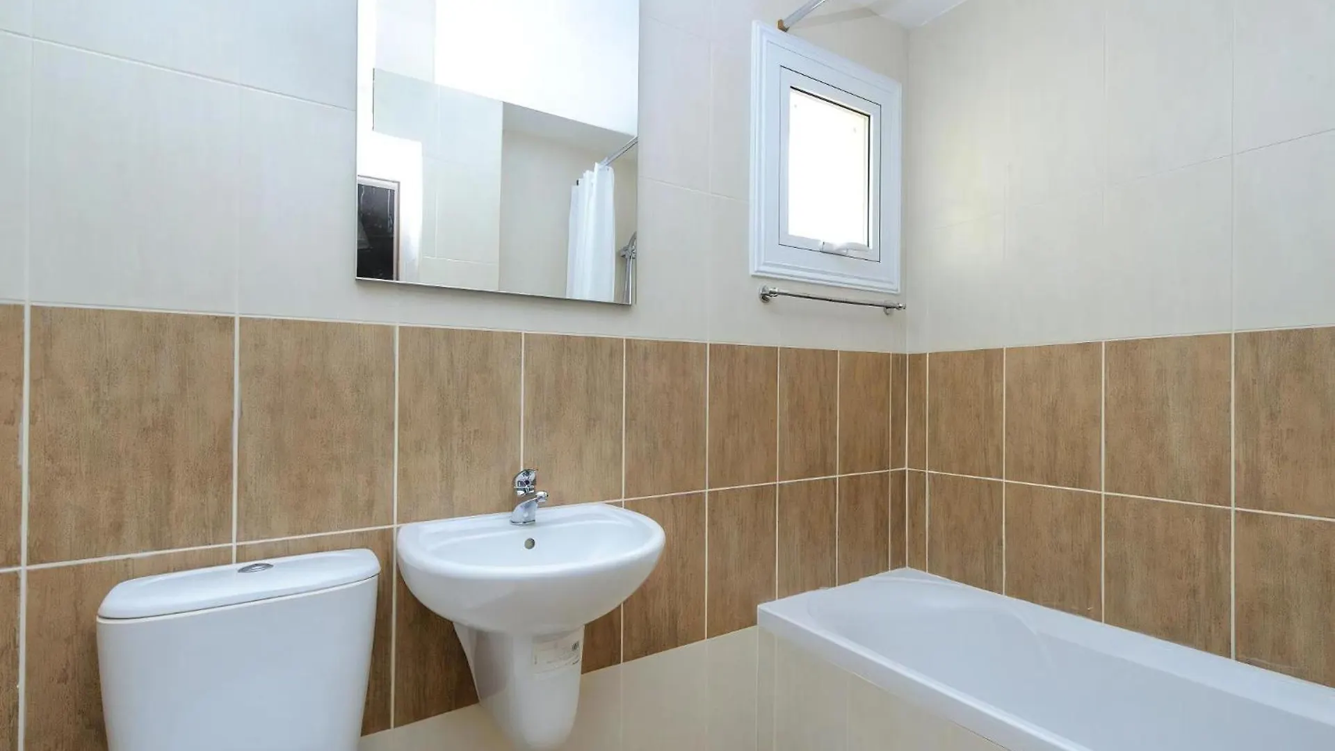 Villa Dafnis Helios - Lovely 3 Bedroom Protaras Villa With Pool - Close To Fig Tree Bay Beach